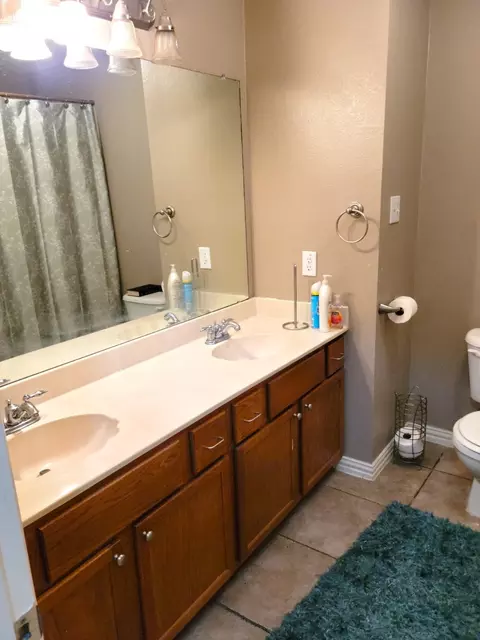 Bath - 7310 Colfax Dr, Rowlett, TX 75089 photo 3 of 4