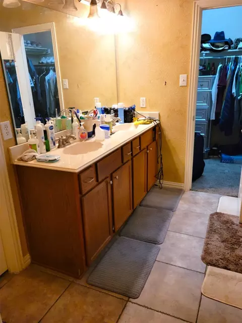 Bath - 7310 Colfax Dr, Rowlett, TX 75089 photo 1 of 4