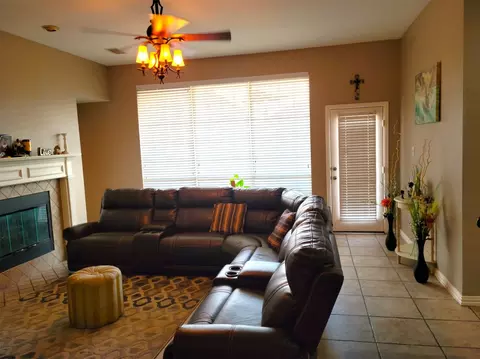 Living - 7310 Colfax Dr, Rowlett, TX 75089 photo 1 of 4