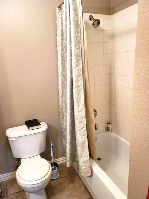 Bath - 7310 Colfax Dr, Rowlett, TX 75089 photo 4 of 4