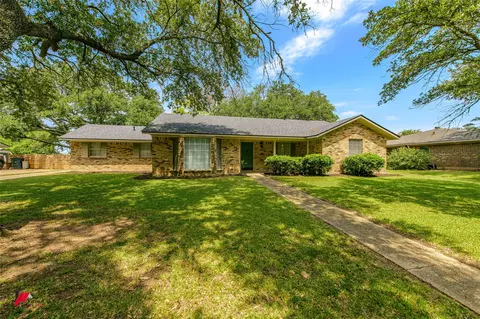 2323 Tilman Dr, Bossier City, LA 71111