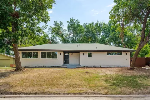 1006 NW 8th St, Grand Prairie, TX 75050