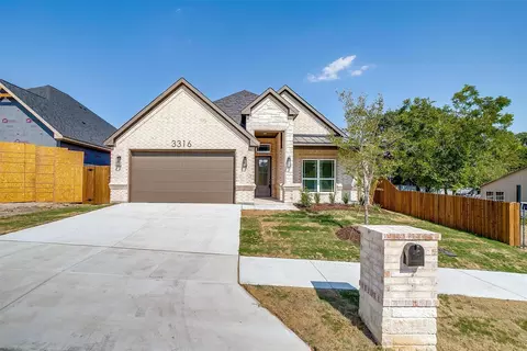 3316 N Grove St, Fort Worth, TX 76106