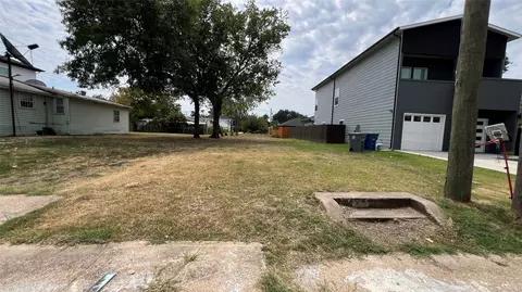 2010 Morris St, Dallas, TX 75212