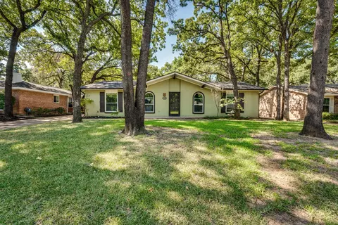 3404 Hampshire Dr, Arlington, TX 76013