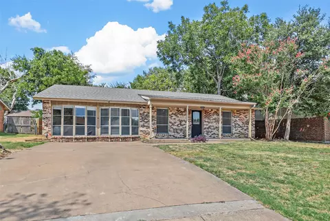 7913 Limerick Ln, North Richland Hills, TX 76180
