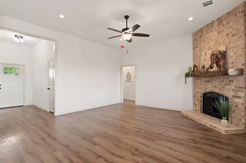 Living - 110 Panther Loop, Mabank, TX 75147 photo 2 of 2