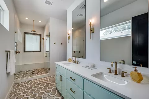 5127 N Hall St, Dallas, TX 75235