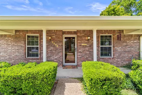 1310 S Jefferson St, Kaufman, TX 75142