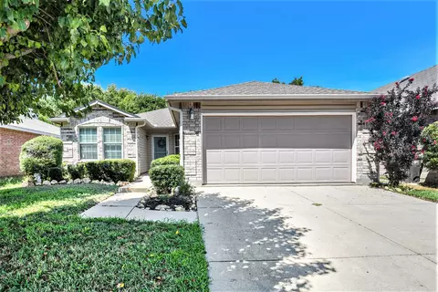 16645 Woodside Dr, Justin, TX 76247