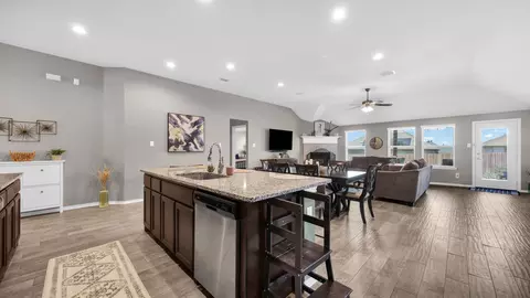 341 Paloma St, Weatherford, TX 76087