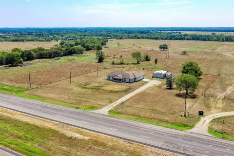 10927 W Us Highway 82, Savoy, TX 75479
