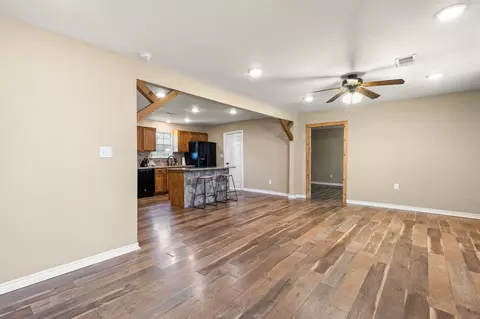 609 E Pine St, West, TX 76691 photo 14
