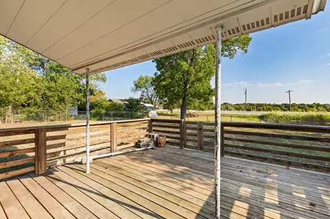 609 E Pine St, West, TX 76691 photo 13