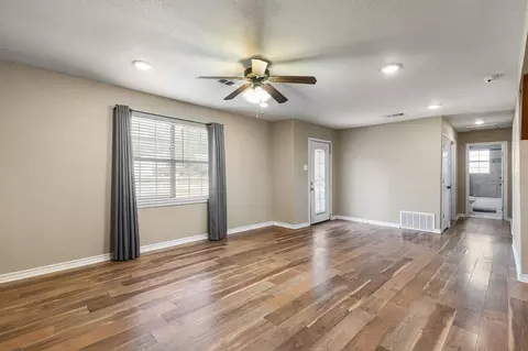 609 E Pine St, West, TX 76691 photo 16