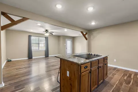609 E Pine St, West, TX 76691 photo 21