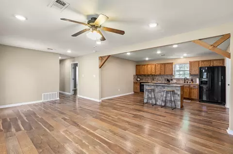 609 E Pine St, West, TX 76691 photo 15
