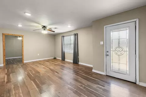 609 E Pine St, West, TX 76691 photo 17