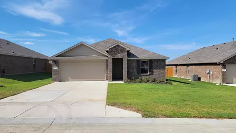 13508 Gunsmoke Ln, Cresson, TX 76035