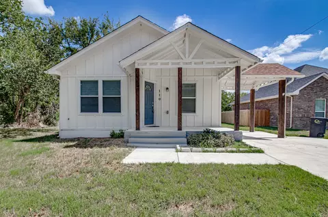 110 Cleveland St, Cleburne, TX 76031