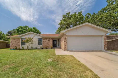4111 Chipwood Ct, Arlington, TX 76017