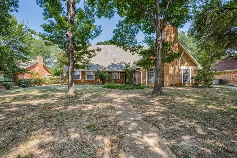 441 Frankie Ln, Lewisville, TX 75057