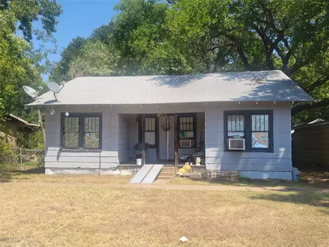 727 Cherry St, Graham, TX 76450