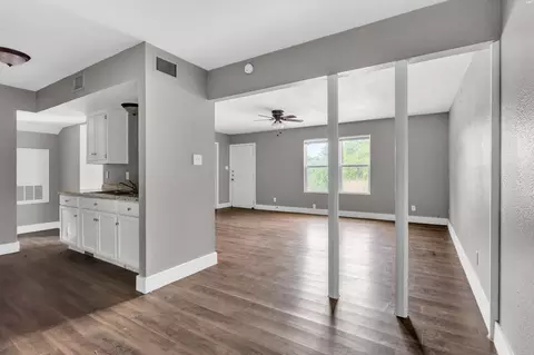 Living - 603 Harrison St, Commerce, TX 75428 photo 4 of 5
