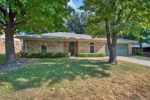 2203 Shiloh St, Denison, TX 75020