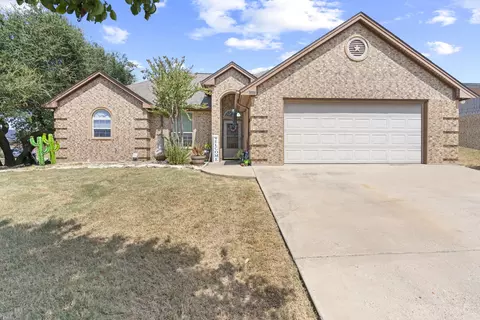 201 Spring Bouquet St, Stephenville, TX 76401