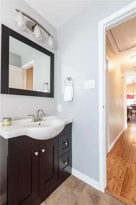 Bath - 890 E Riverside Dr, Grapevine, TX 76051 photo 4 of 4