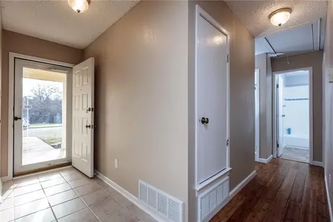 Entry Way - 890 E Riverside Dr, Grapevine, TX 76051 photo 1 of 1
