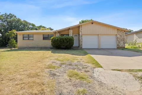 1001 Tyra Ln, Fort Worth, TX 76114