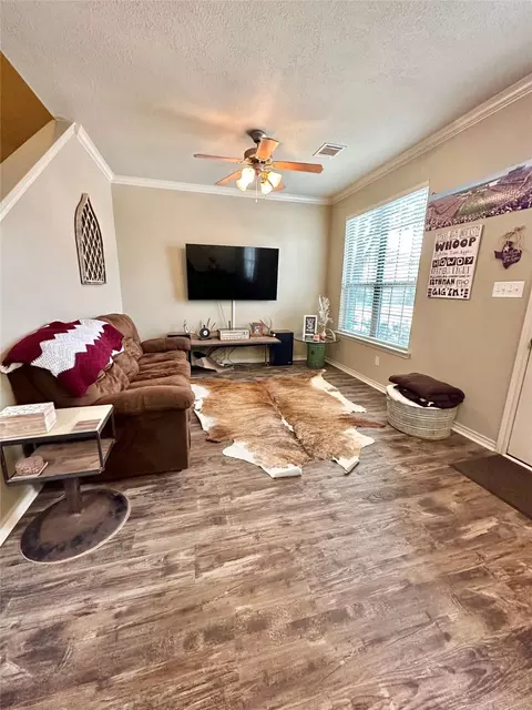 144 Forest Dr, College Station, TX 77840