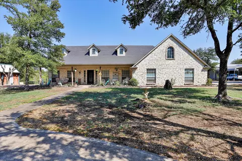 8001 Charlene Dr, Azle, TX 76020