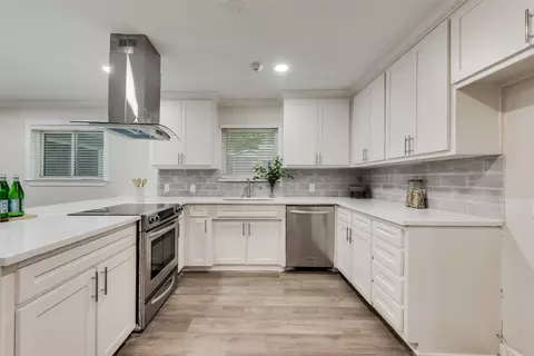 709 Bedford Ct W, Hurst, TX 76053
