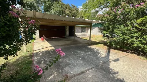 38 Circle Dr, Denison, TX 75021 photo 2