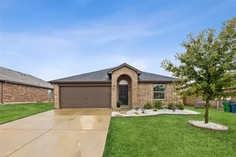 410 Saratoga Dr, Ponder, TX 76259