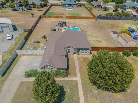 8821 Mallory Ct, Waxahachie, TX 75167