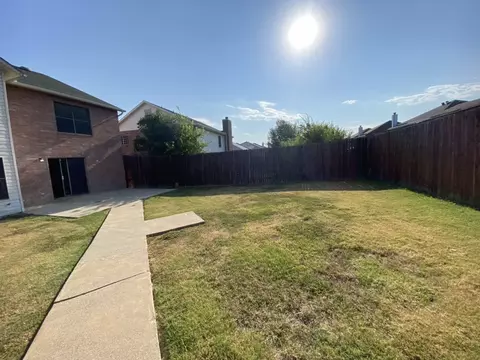 Exterior - 400 Pointer Pl, Arlington, TX 76002 photo 1 of 2