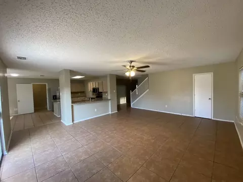 Living - 400 Pointer Pl, Arlington, TX 76002 photo 2 of 7