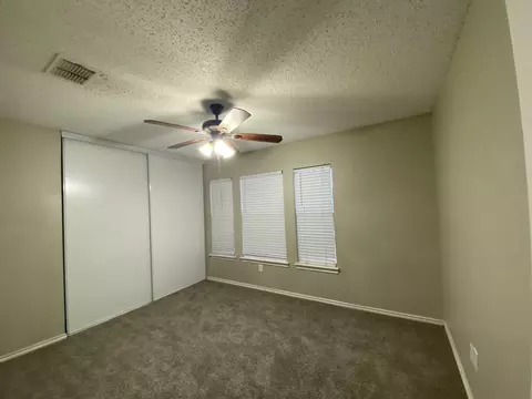 Bedroom - 400 Pointer Pl, Arlington, TX 76002 photo 1 of 1