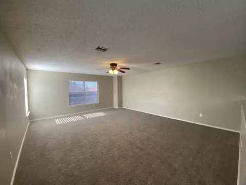 Living - 400 Pointer Pl, Arlington, TX 76002 photo 3 of 7