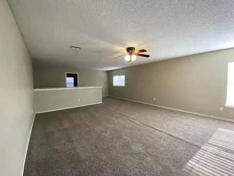 Living - 400 Pointer Pl, Arlington, TX 76002 photo 6 of 7