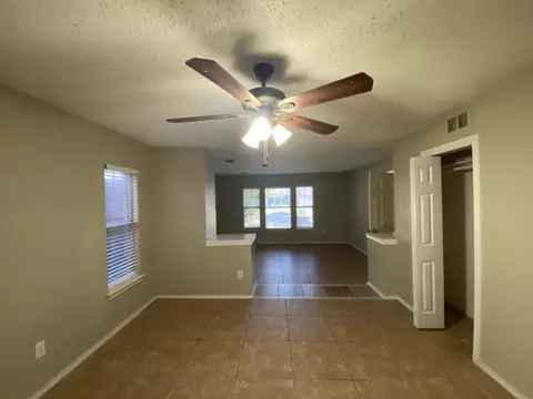 Living - 400 Pointer Pl, Arlington, TX 76002 photo 1 of 7
