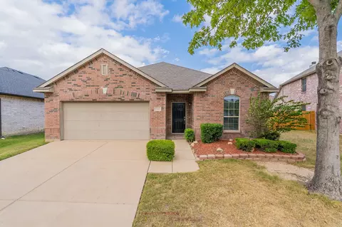 5840 Mount Plymouth Pt, Fort Worth, TX 76179