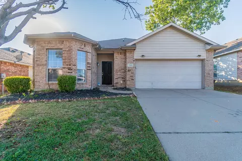 1120 Redcloud Dr, Fort Worth, TX 76120