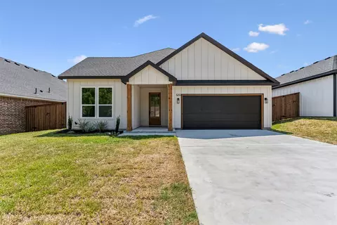 1918 Kimberly Dr, Arlington, TX 76010