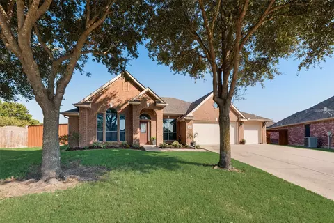 102 Cactus Ct, Waxahachie, TX 75165