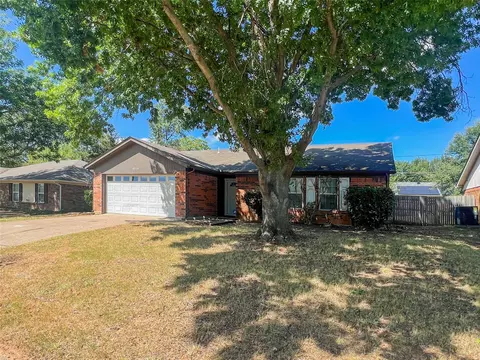 6116 Autumn Springs Dr, Arlington, TX 76001